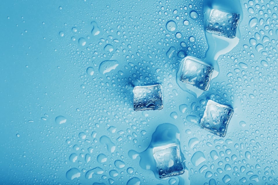 Aparecen extrañas figuras de hielo y muchos creen que son mensajes de ‘arriba’