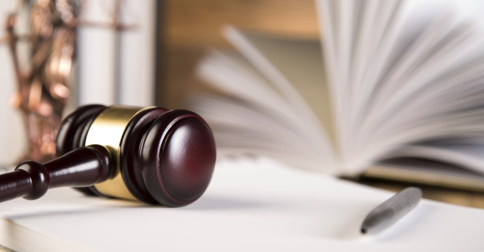 Martillo de juez como idea de Visa legal