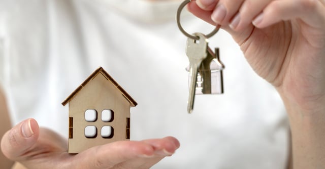 ¿Cuánto cuesta en promedio rentar una casa en California?