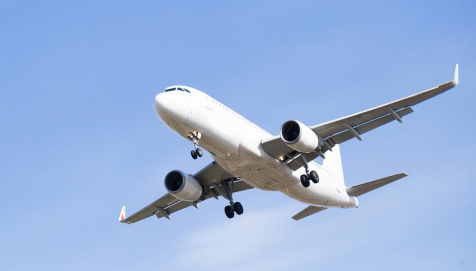 Avión se estrella e inicia la desesperada búsqueda de sobrevivientes