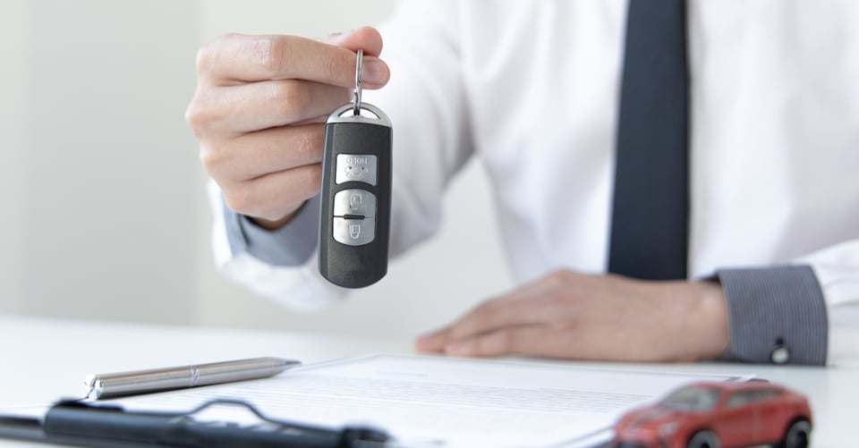 Cómo transferir el título de propiedad de un auto: ¡Te decimos paso a paso!