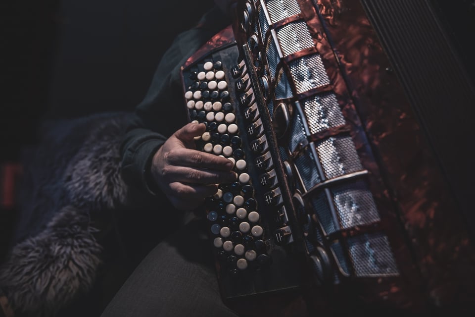 Accordion, mourning, celebrities, MundoNOW