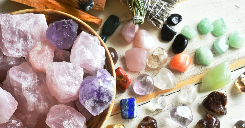 La guía de la novata para el uso de cristales curativos