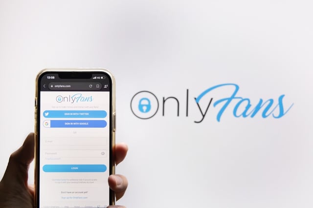 OnlyFans model claims that God told her to continue making her provocative videos (PHOTOS)
