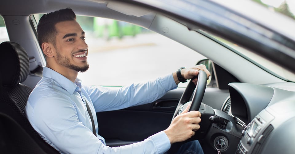 ¿Cómo hacer dinero con tu auto?: Conduce para vivir featured image