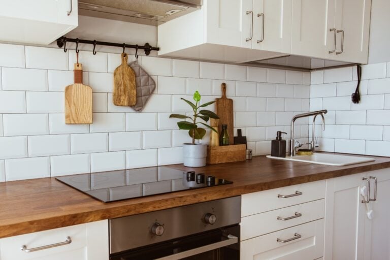 Emiten recall de gabinetes de cocina de American Woodmark