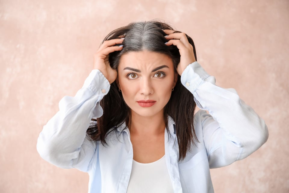 mujer, mujer con canas, salud, remedios, MundoNOW