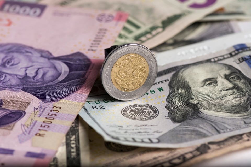 El superpeso va en aumento: Se cotiza en $16.98 y rompe récord featured image