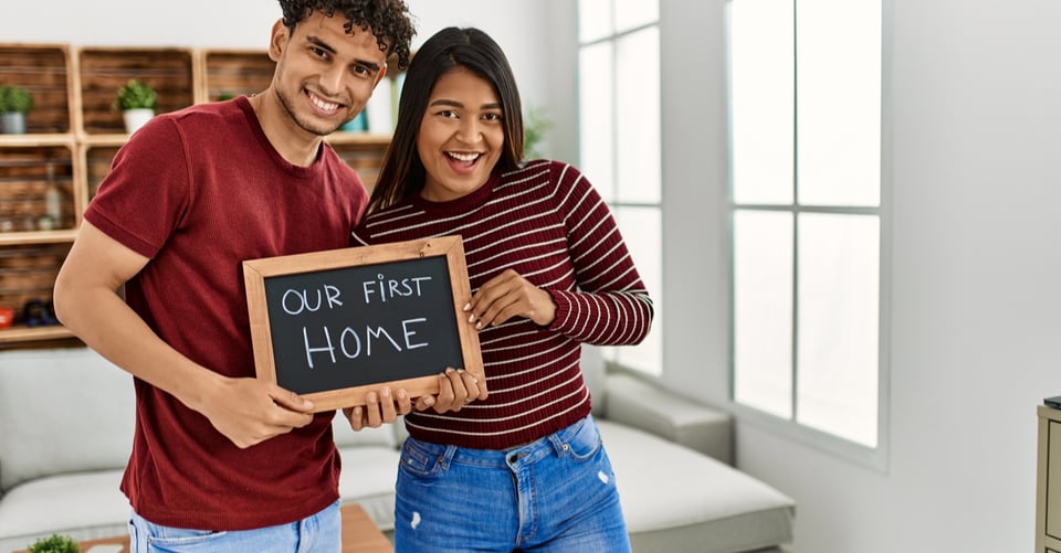 Tu primera casa: Tips profesionales para comenzar a comprar tu primer hogar featured image