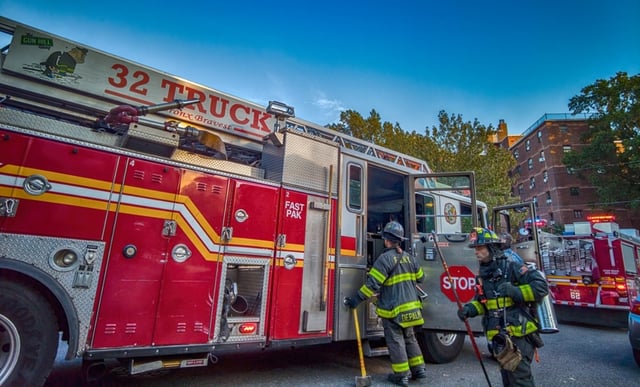 Aterrador incendio en Atlanta cubre de humo la ciudad y arrasa con edificio