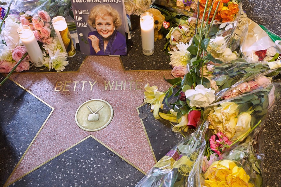 Betty White, comedian, humor, ads, football