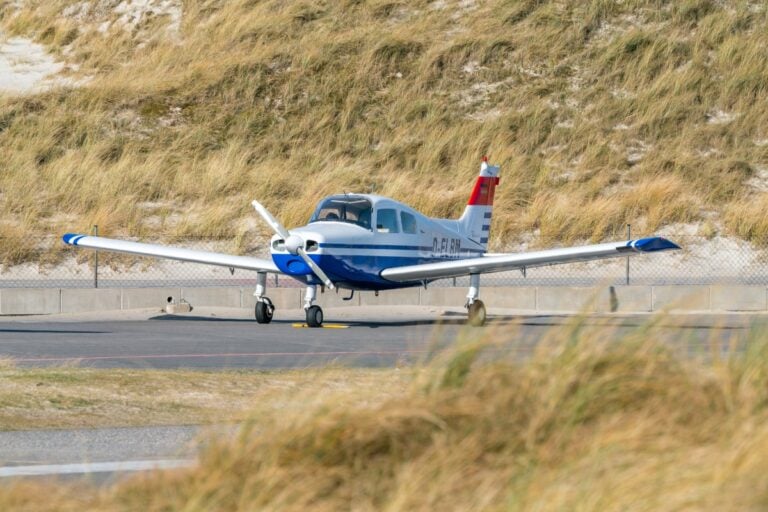 Buscan avión desaparecido en EEUU y temen lo peor