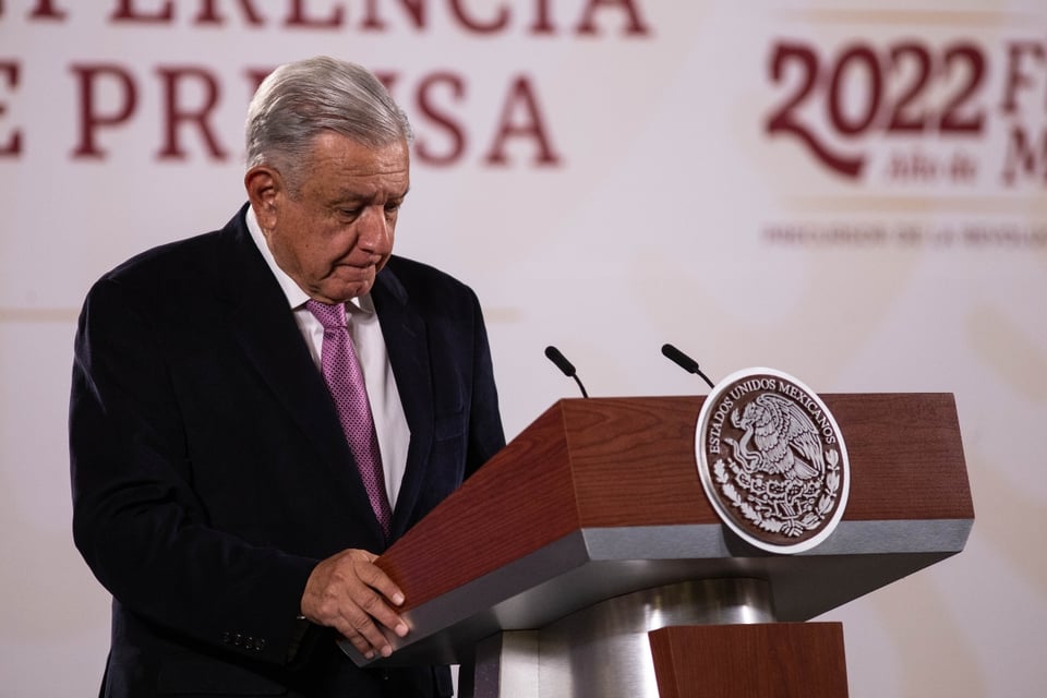 El presidente de México, AMLO y su esposa se visten de luto