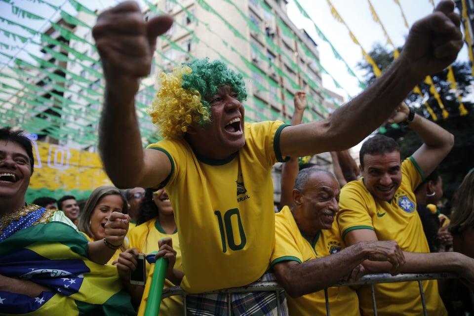 classic homophobic chants France, Brazil, Brazil national team, Brazilians, MundoNOWMie, footballer, Marinho Peres, mourning, Brazil