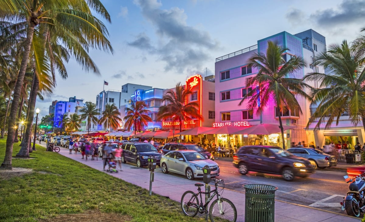 Miami Beach declara estado de emergencia e impone toque de queda