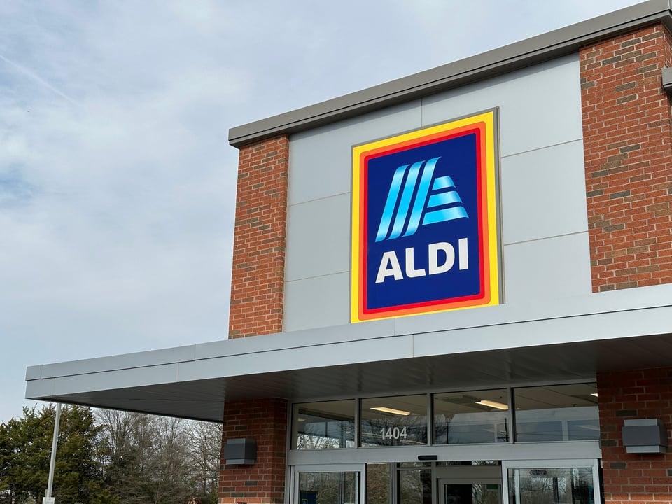 Los cierres han afectado a grandes minoristas como Walmart, Barnes & Noble y Bed Bath & Beyond
