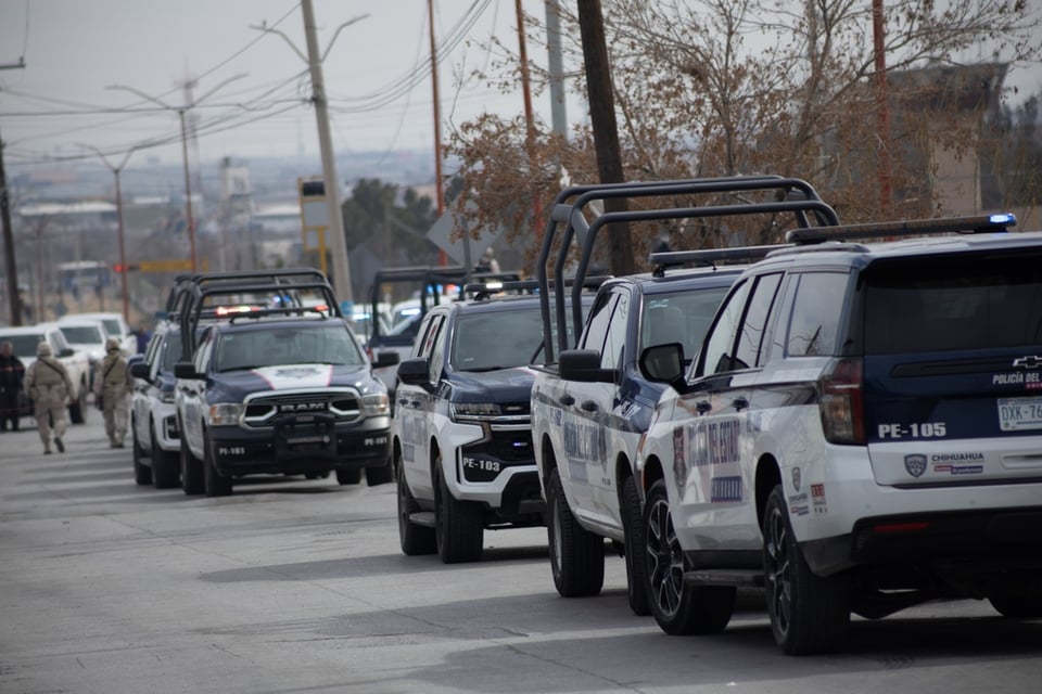 Grupo armado secuestra a 14 trabajadores