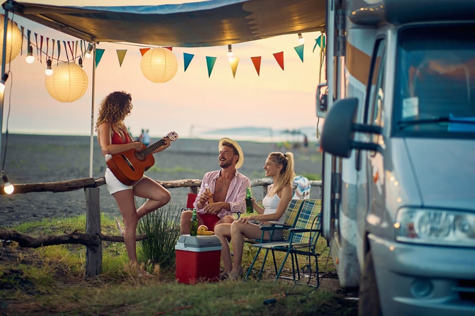 Consejos esenciales para que tu primer viaje de camping sea todo un éxito