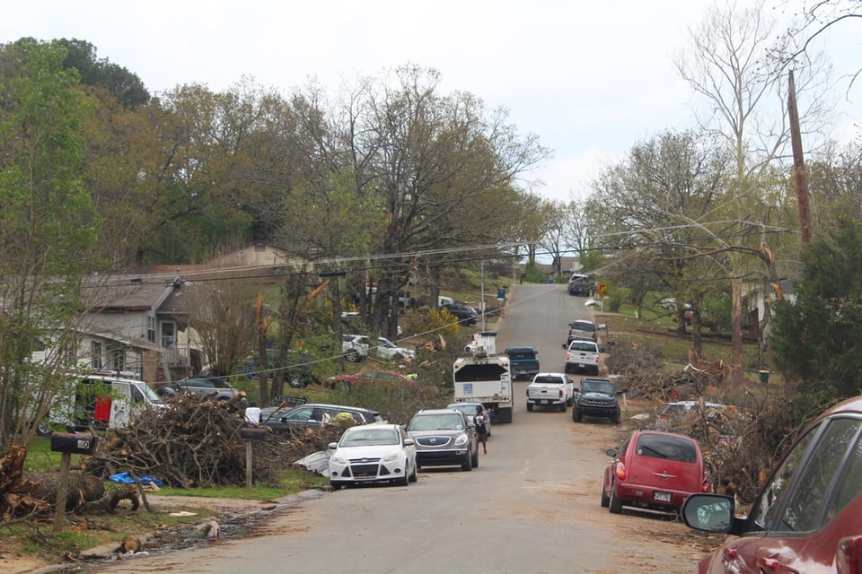 20 heridos y un muerto tras tornado en Louin