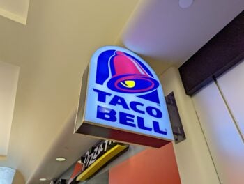 Taco Bell cierra restaurante