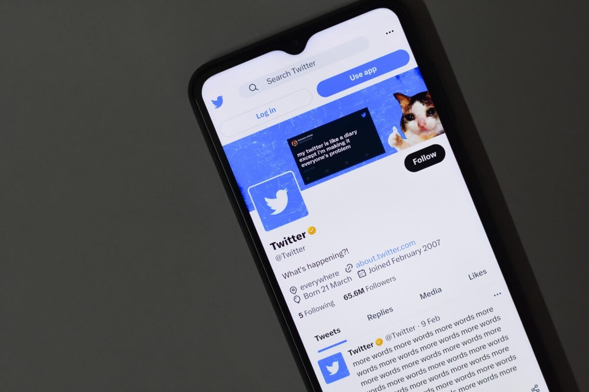 USCIS alerta sobre «cuentas falsas» por problemas de Twitter