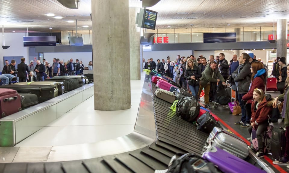 Alerta en aeropuerto de Nashville por una persona armada en el reclamo de equipaje featured image