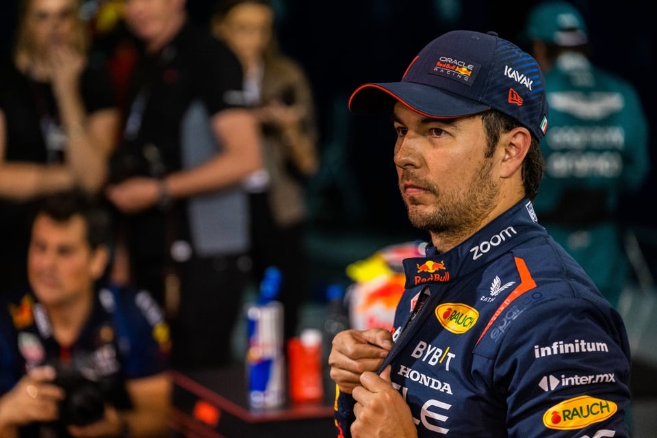 Checo Pérez has a serious accident and is eliminated from the Monaco Grand Prix