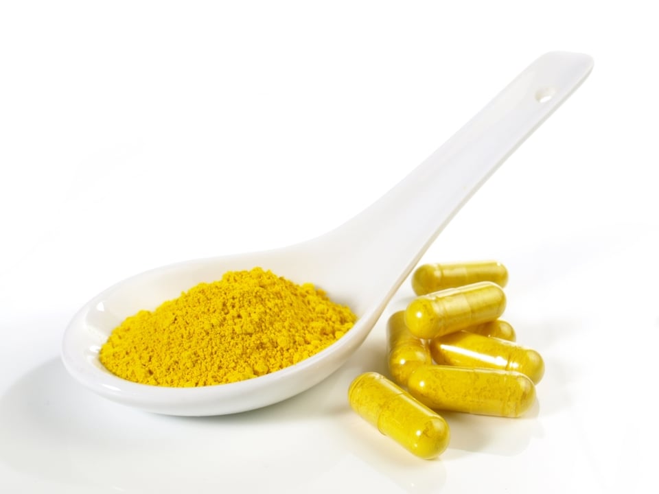 pastillas, hierbas, cúrcuma, cápsulas, bienestar