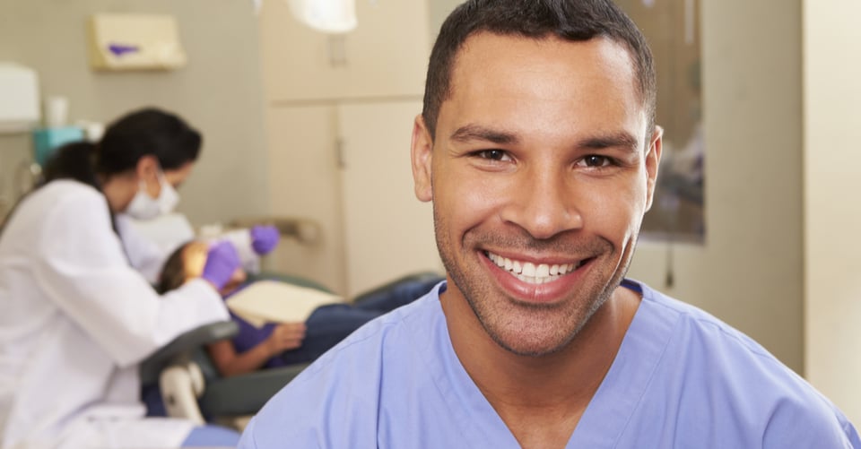 A dentist who protects dental health