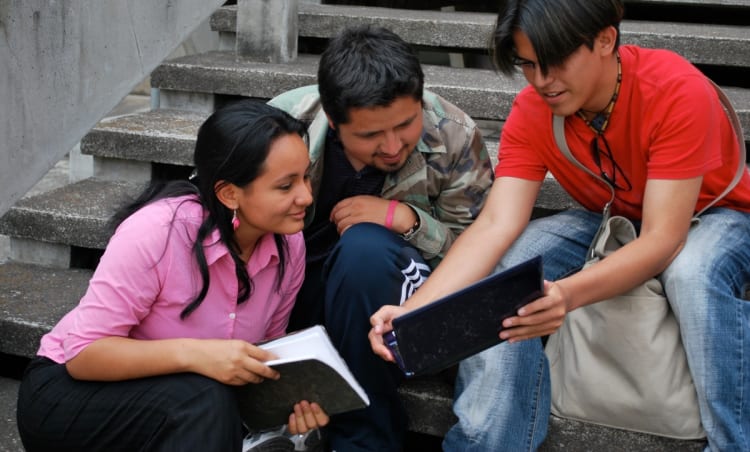 Arizona raises funds to give scholarships to undocumented students