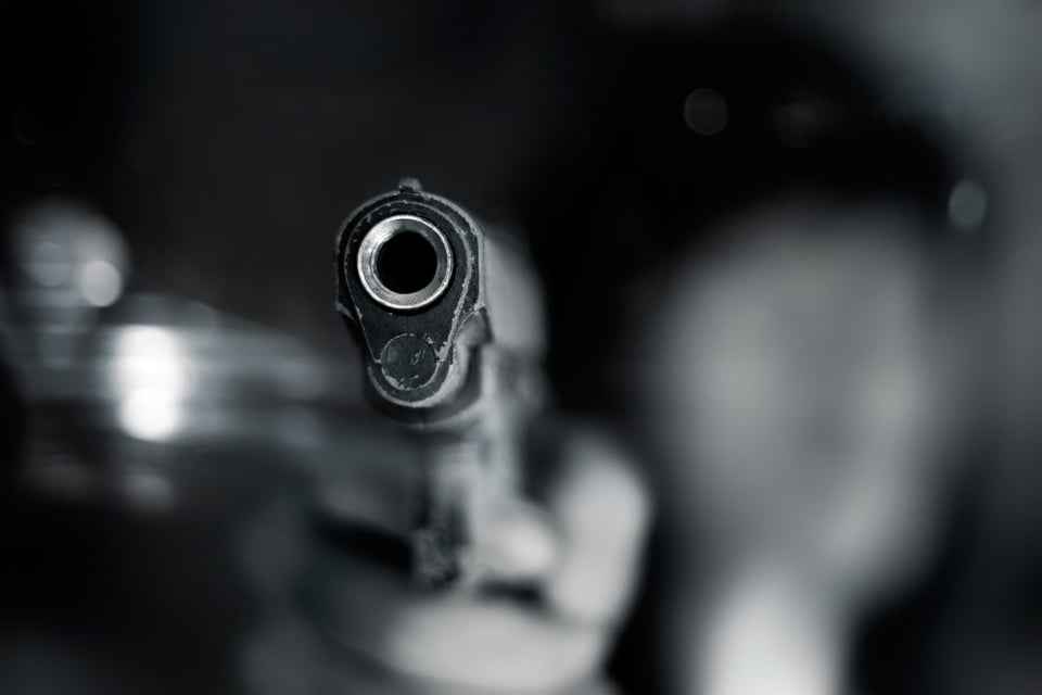 Mujer hispana fue asesinada por su esposo de un balazo en la cara en presencia de dos menores