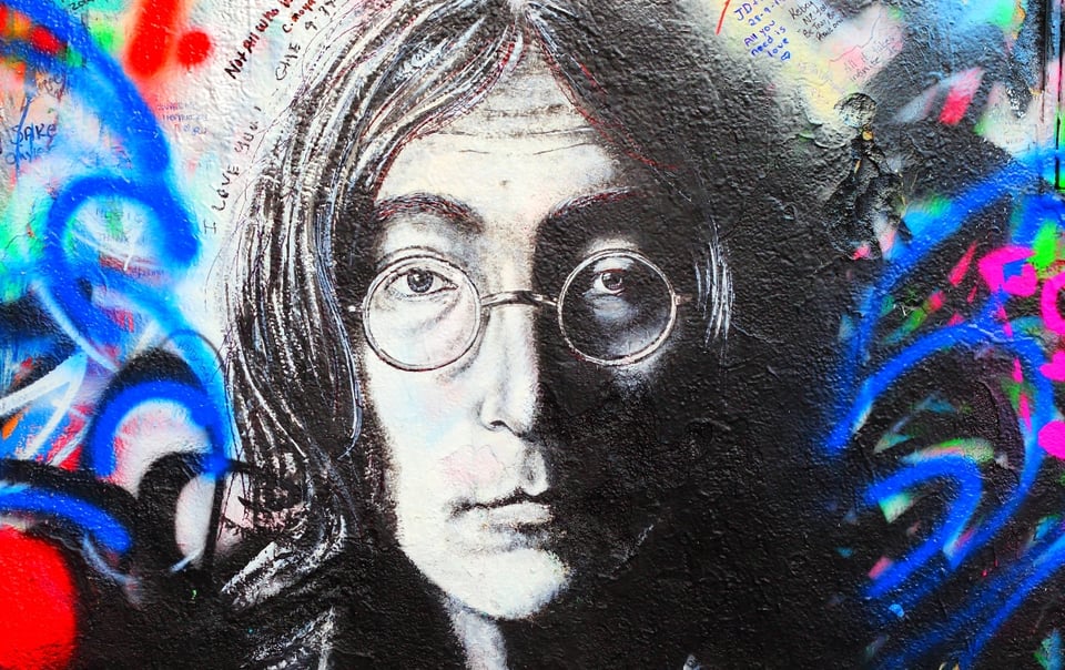 Los aterradores secretos de la autopsia de John Lennon