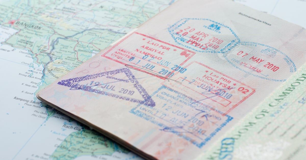 ¿Puedo viajar con mi pasaporte dentro de EEUU?