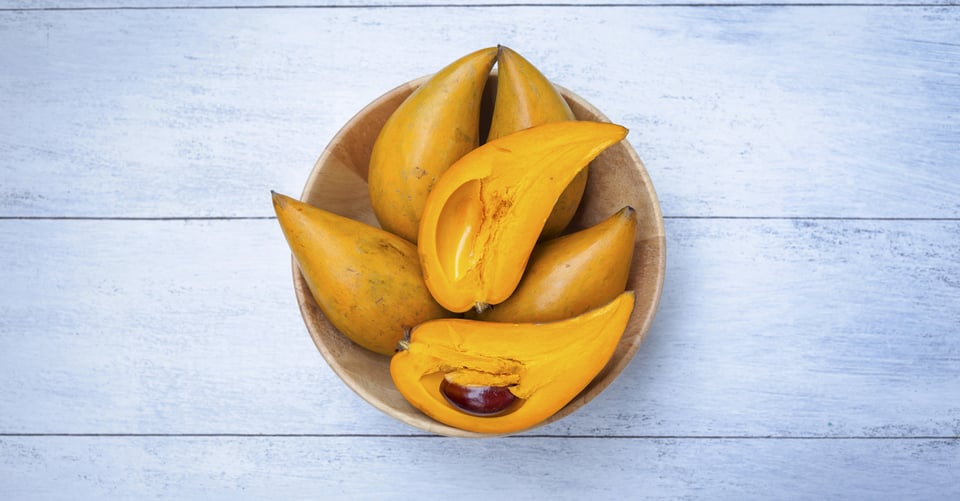 8 razones por las que los amantes de la comida están locos por el lúcumo
