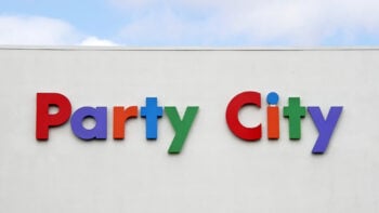 PARTY CITY CIERRA SIETE TIENDAS