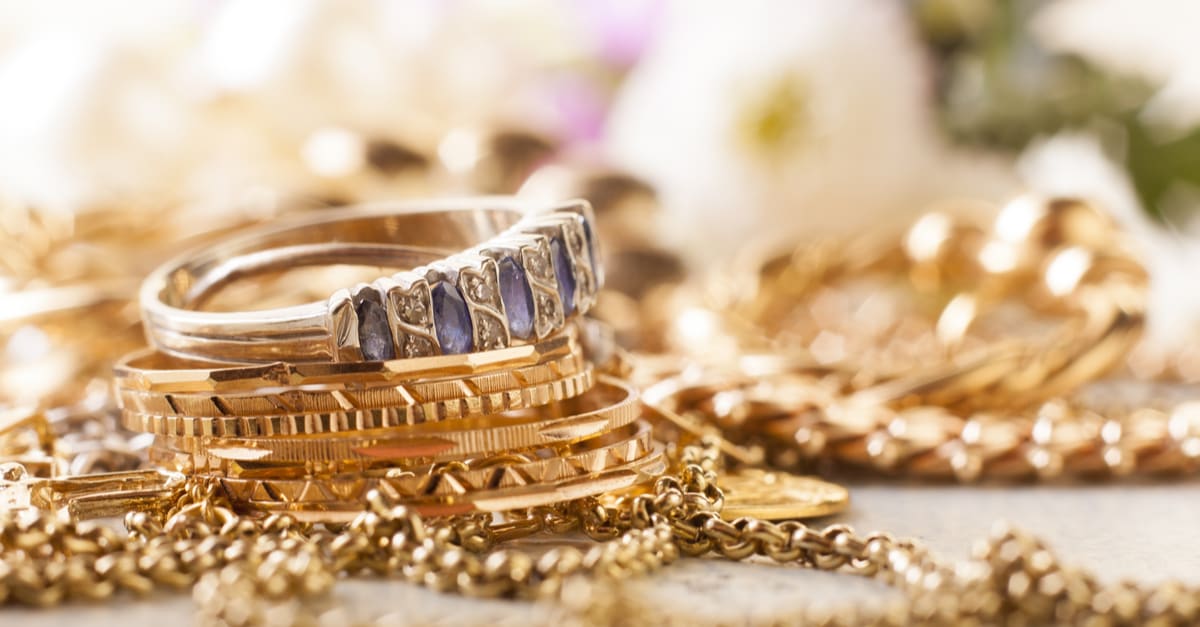 Picking the Best Jewelry Cleaner & How to Properly Clean Your Jewels