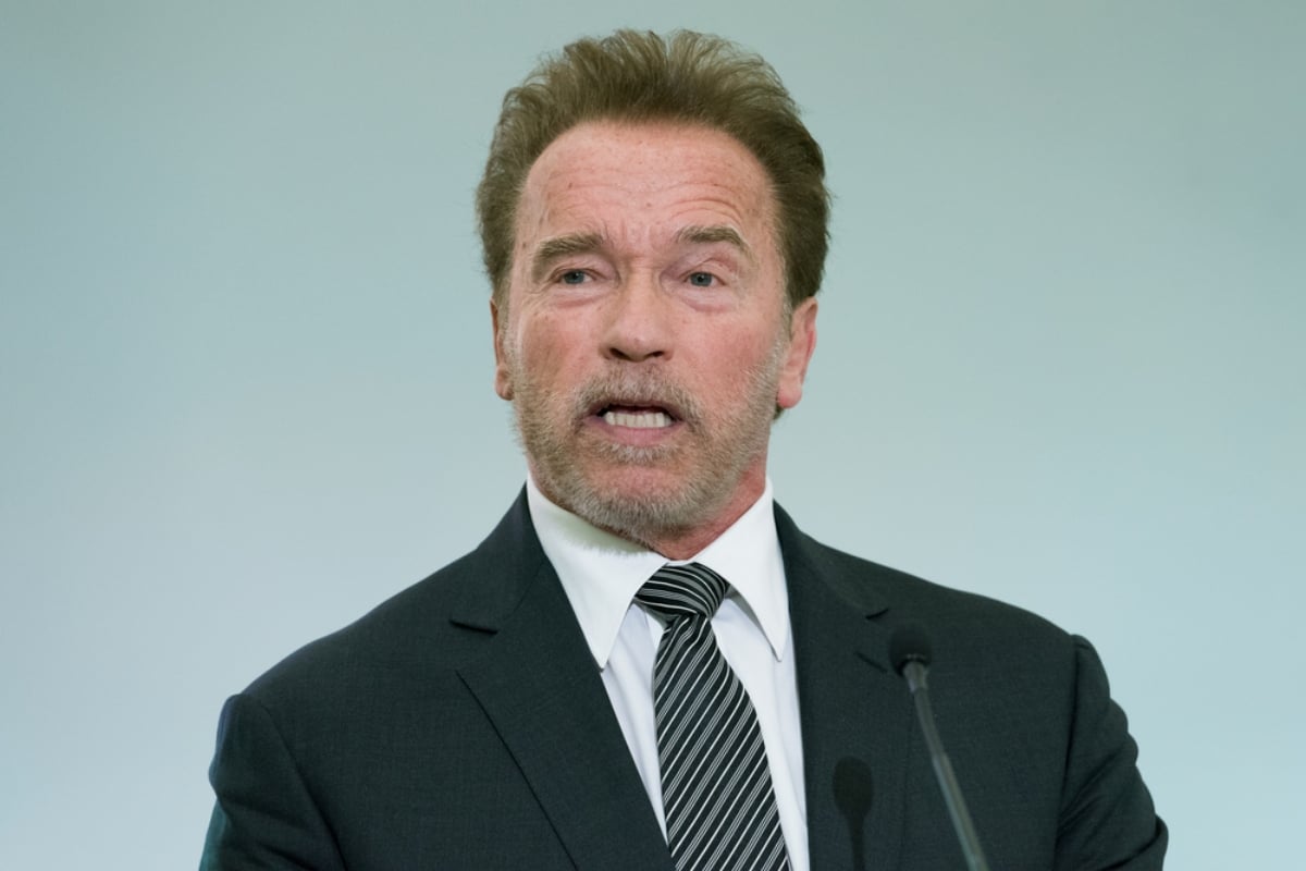 Arnold Schwarzenegger sufre choque múltiple y su ‘troca’ termina encima de otro auto