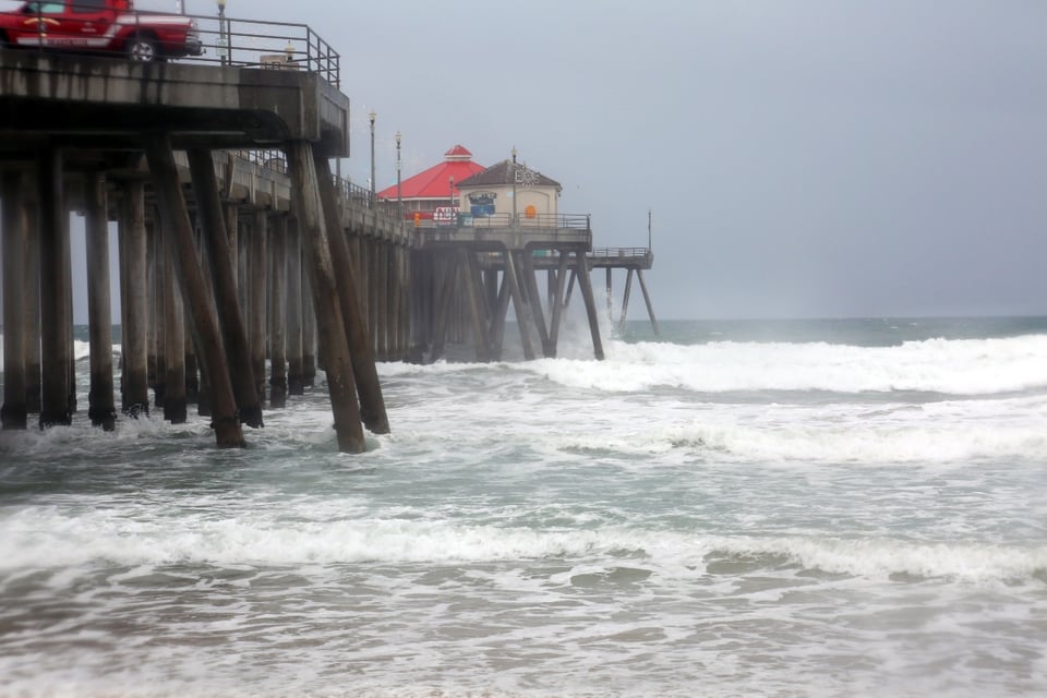 Tormenta del Pacífico California, olas, costa, MundoNOW