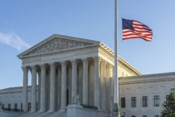 Un juez federal en Texas bloqueó la aplicación de la directriz en EEUU
