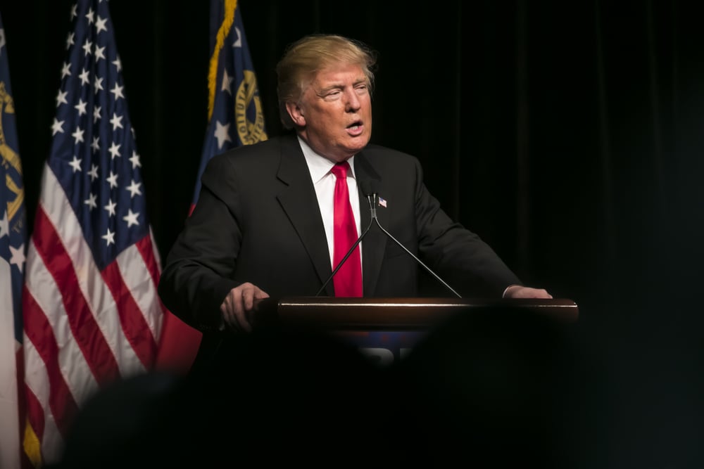 Asistente Trump no culpable: ¿De qué fue señalado?