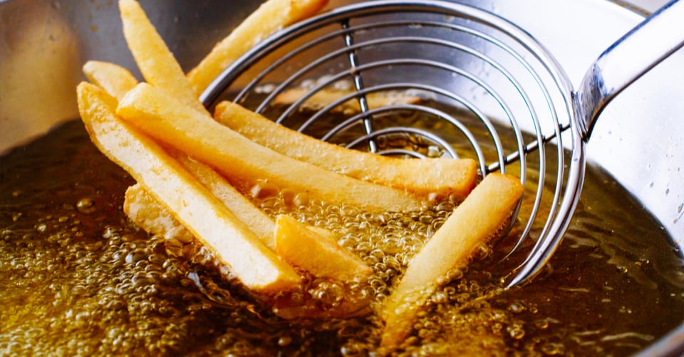 Papas fritas como concepto de alimentos chatarra