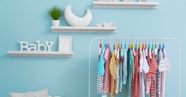 Esenciales del recién nacido: una lista para el cuarto de tu bebé