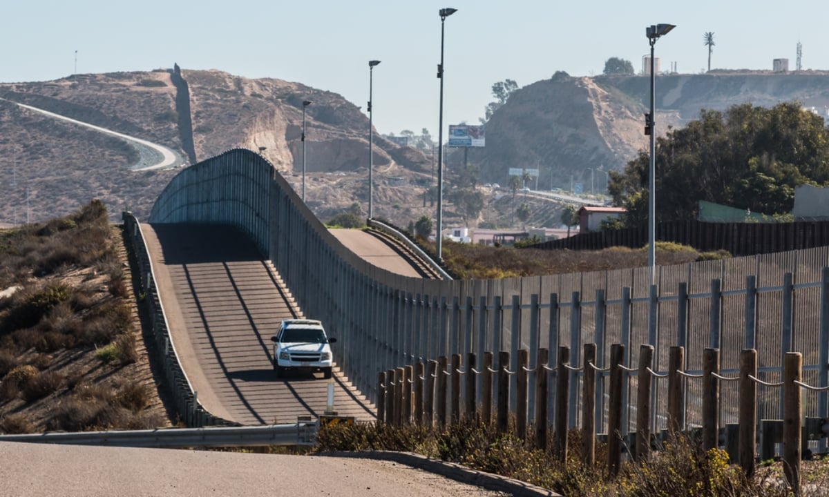Comienzan a construir el muro fronterizo en Texas