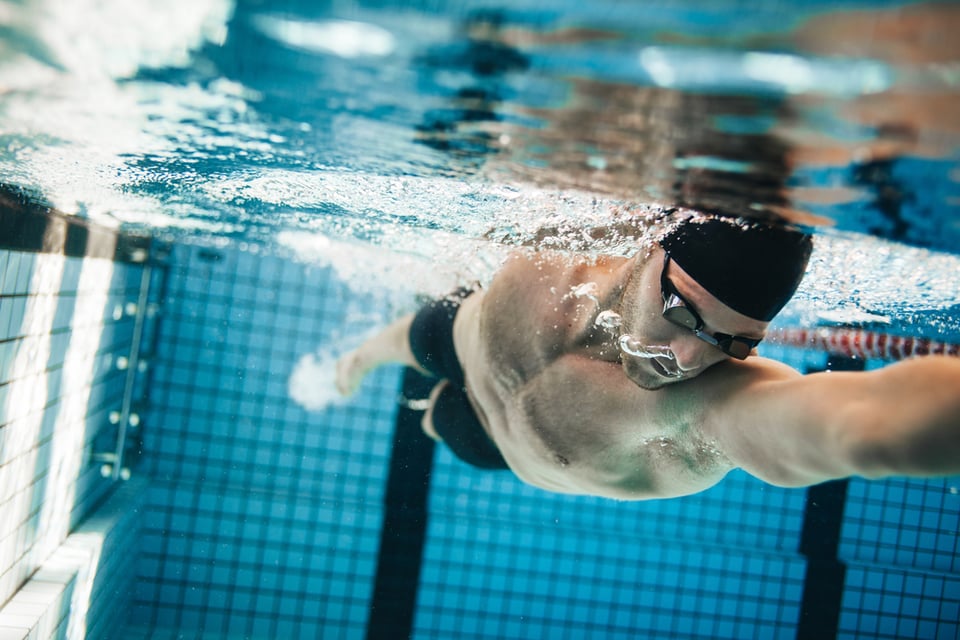 Muere deportista competencia natación