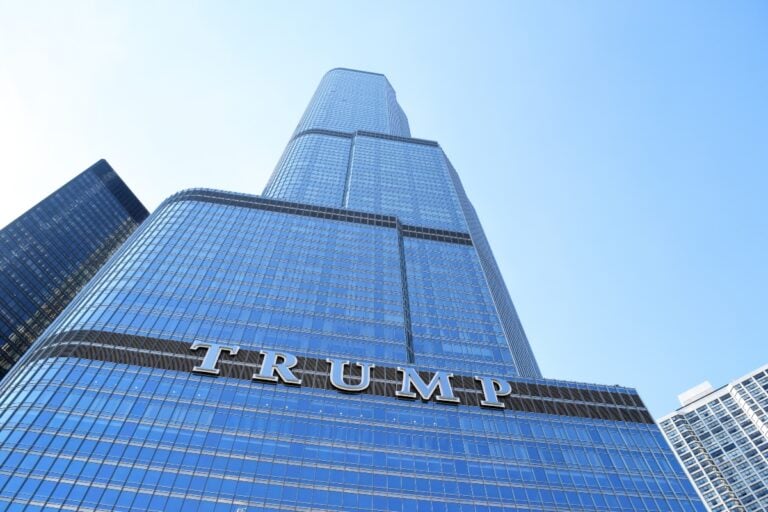 Reportan mujer armada en la Trump Tower en Chicago