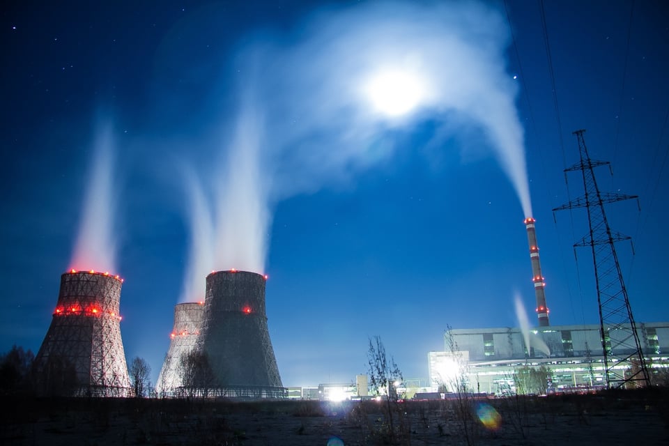 Se reporta incendio en central nuclear de Ucrania