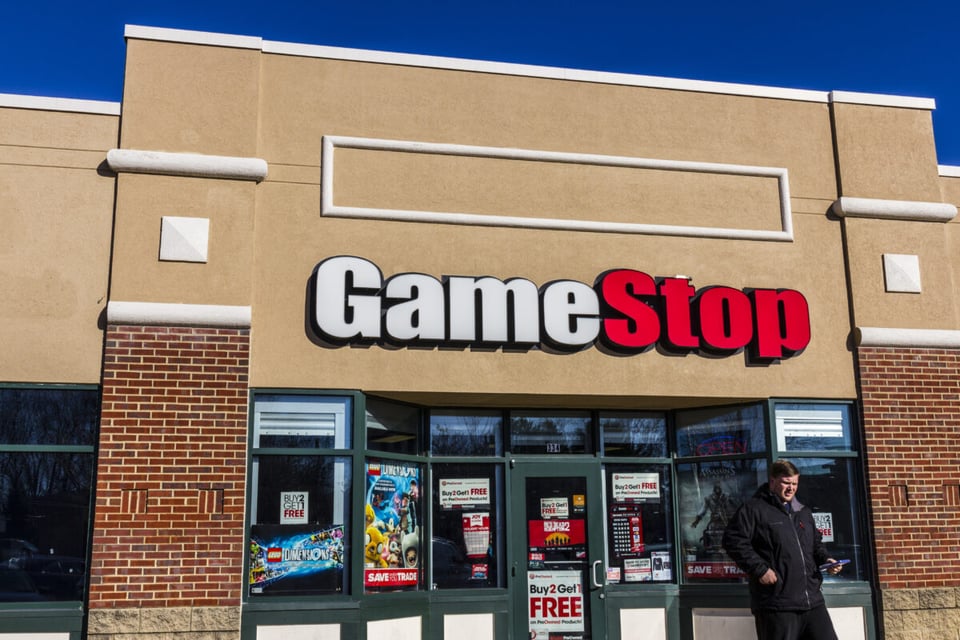 GameStop, subgerente, crimen, ayuda, alerta