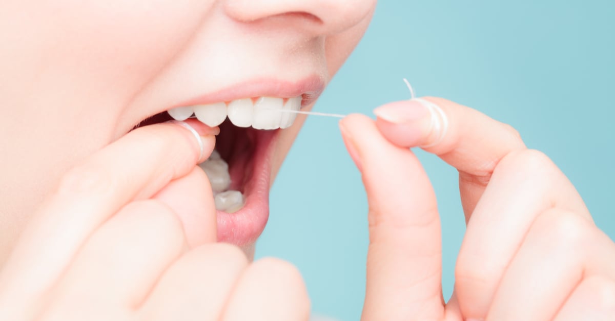 El arte del hilo dental: 15 razones para usarlo siempre