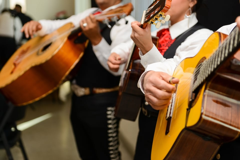 El Charro que humilló a inmigrantes se mete de nuevo en problemas con su esposa
