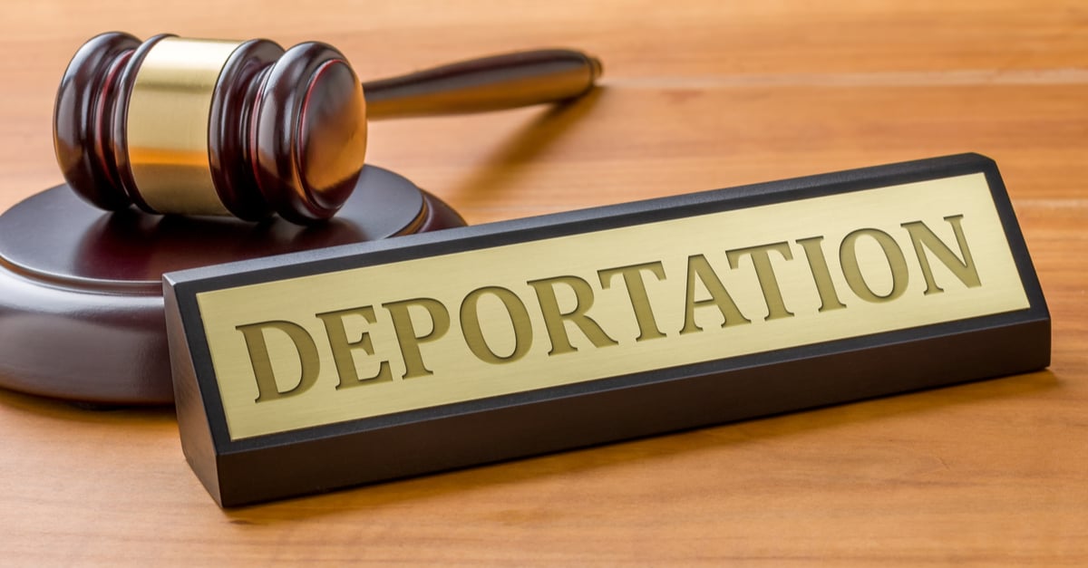 ¿Se puede borrar una deportación del historial?